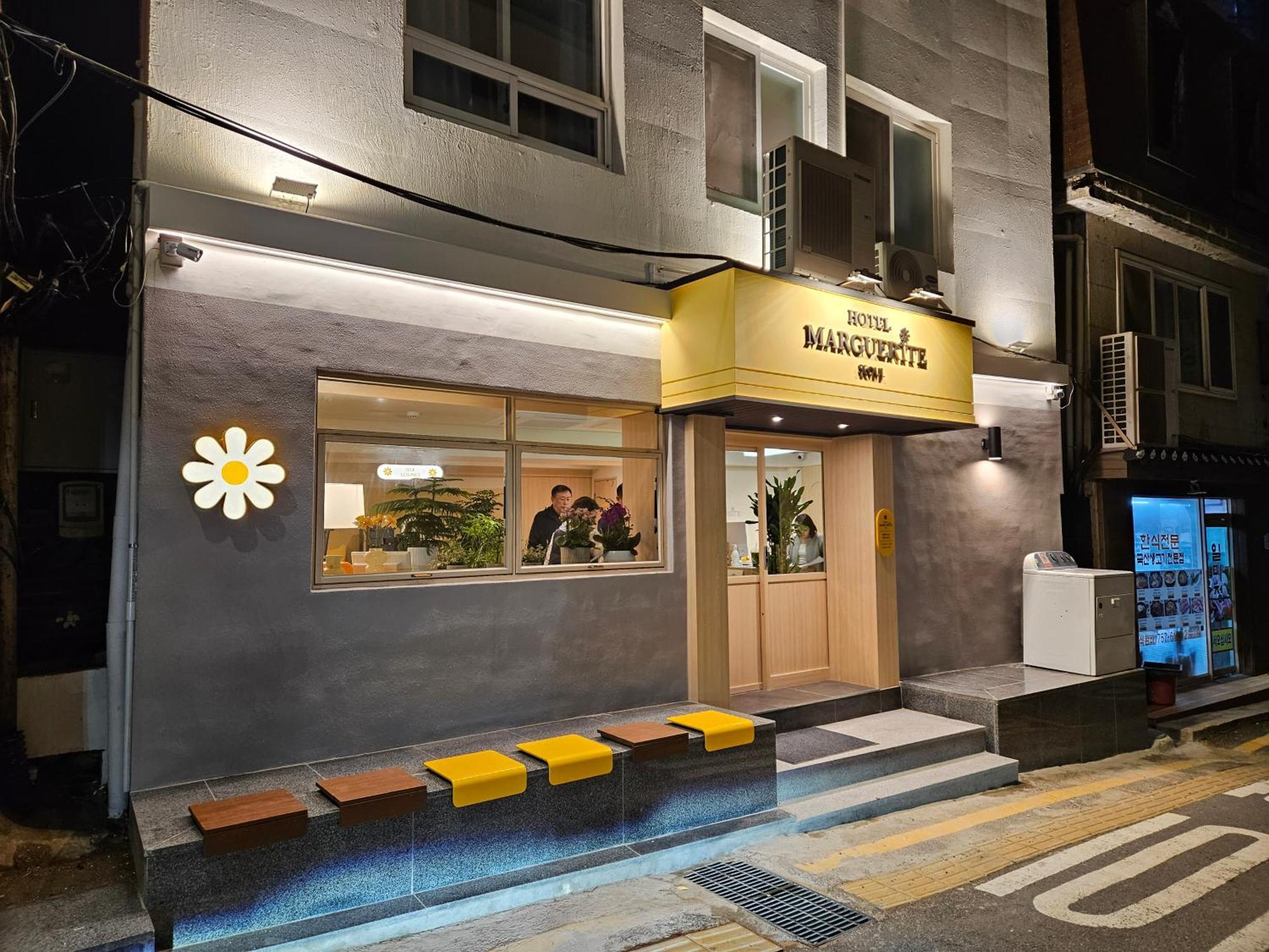 2025 Renovated- Hotel Marguerite Seoul Exteriör bild